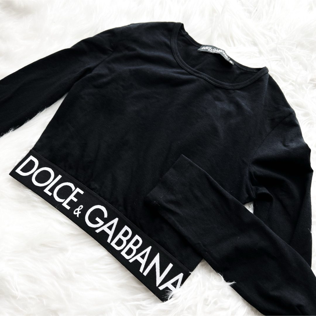 DOLCE&GABBANA(ドルチェアンドガッバーナ)の美品　DOLCE&GABBANAドルガバ  ロゴテープ　トップス　シャツ レディースのトップス(シャツ/ブラウス(長袖/七分))の商品写真