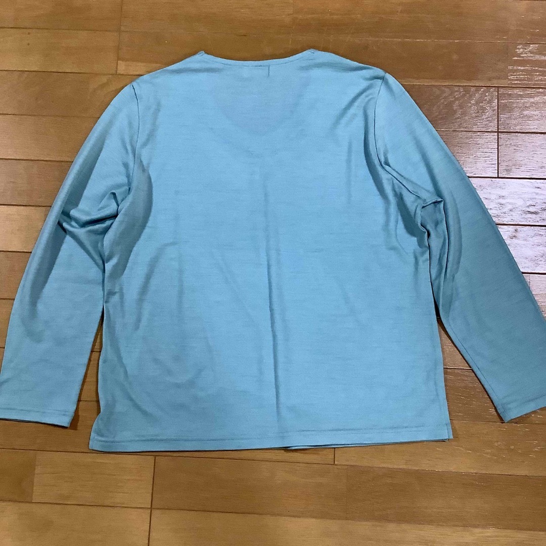 新品未使用　春夏ニット　セーター　薄手　毛100% ブルー系　日本製 レディースのトップス(ニット/セーター)の商品写真