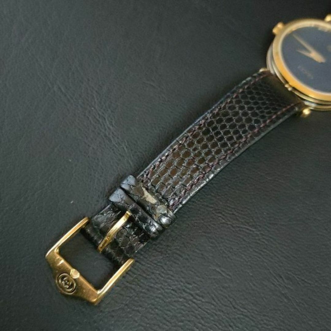 Gucci(グッチ)の良品【稼働品】Gucciグッチ　シェリーライン　レディース時計クオーツ　ブラック レディースのファッション小物(腕時計)の商品写真