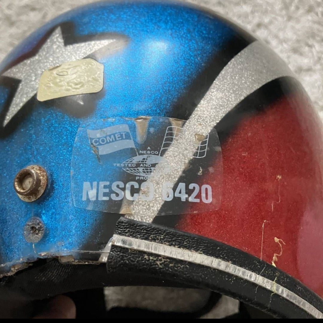 サンダーボルト NESCO★ビンテージヘルメット 1970年代 赤 青 星  自動車/バイクのバイク(ヘルメット/シールド)の商品写真