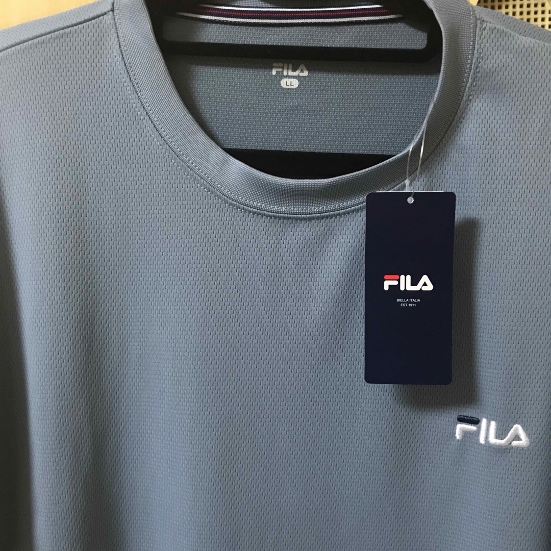 FILA(フィラ)の汗吸水性シャツＬＬ　adidasベージュ帽子　黒シャツの3点セット スポーツ/アウトドアのサッカー/フットサル(ウェア)の商品写真