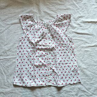 エイチアンドエム(H&M)のH&M 130 綿　ブラウス　さくらんぼ🍒(Tシャツ/カットソー)