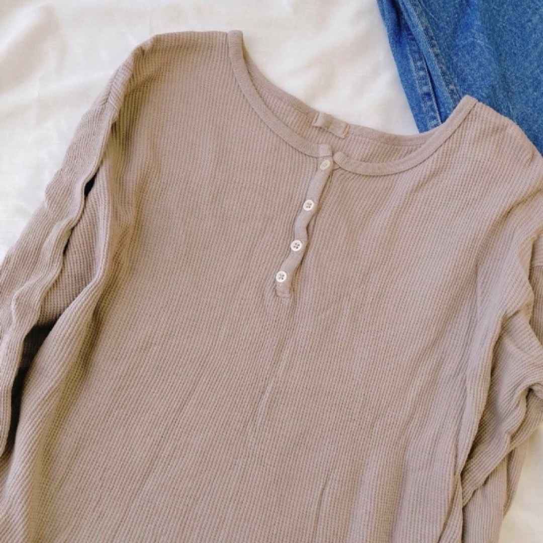 Brandy Melville(ブランディーメルビル)の新品 brandy melville ブランディーメルビル ワッフル カットソー レディースのトップス(カットソー(長袖/七分))の商品写真