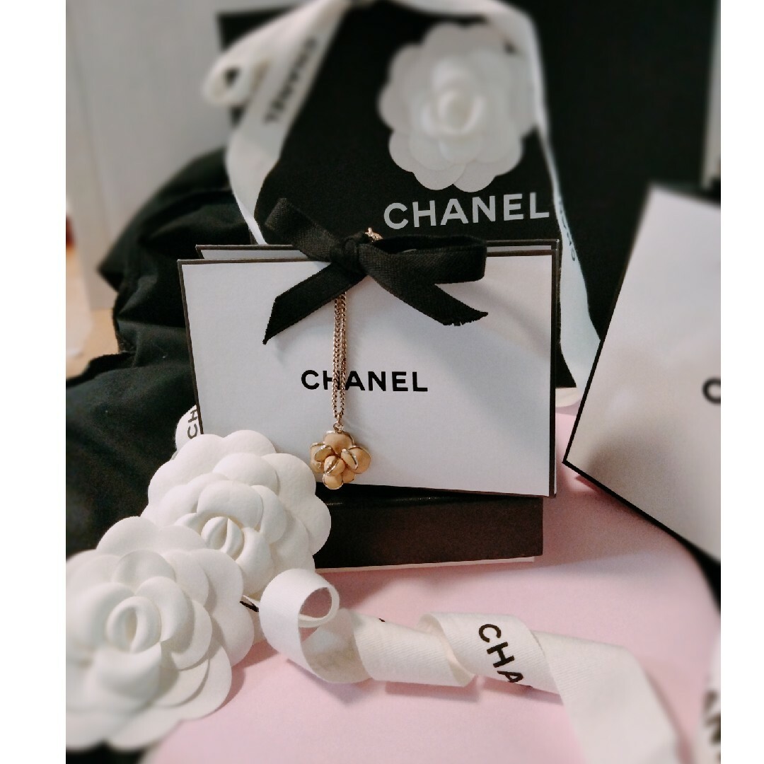 CHANEL(シャネル)のCHANEL　カメリア　ネックレス レディースのアクセサリー(ネックレス)の商品写真