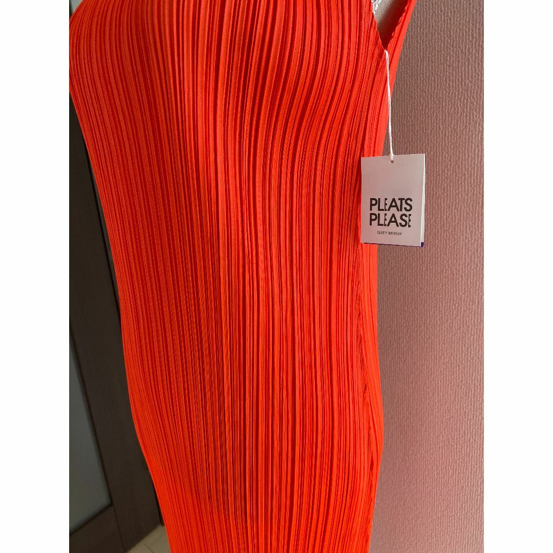 PLEATS PLEASE ISSEY MIYAKE(プリーツプリーズイッセイミヤケ)の10%お値引きしました↓↓PLEATS PLEASE ハイネック袖なしワンピース レディースのワンピース(ロングワンピース/マキシワンピース)の商品写真