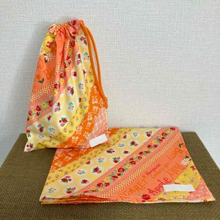 給食ナフキン　給食袋　セット　ハンドメイド　苺と小花　リボン　オレンジ　女の子(外出用品)