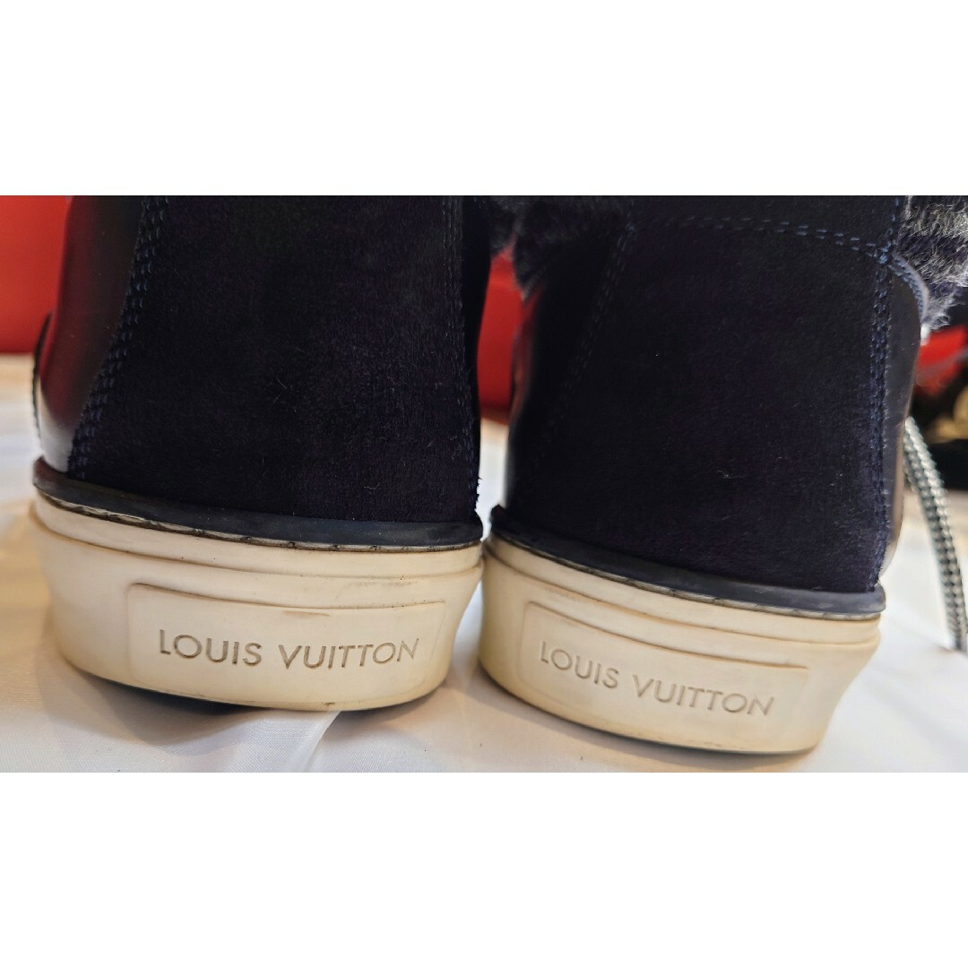 LOUIS VUITTON(ルイヴィトン)の値引き中！ルイヴ メンズハイトップスニーカー　正規店購入 used美品　26.0 メンズの靴/シューズ(スニーカー)の商品写真