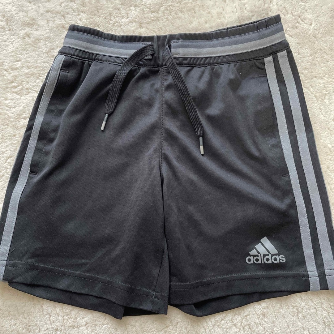 adidas(アディダス)のadidas＊ショートパンツ120 キッズ/ベビー/マタニティのキッズ服男の子用(90cm~)(パンツ/スパッツ)の商品写真