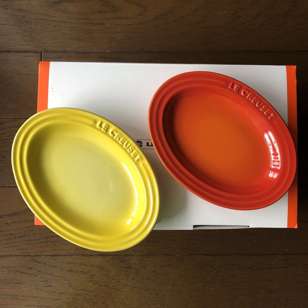 LE CREUSET(ルクルーゼ)のル・クルーゼ　ミニ・オーバルプレート(レインボー)　4枚【新品/未使用】 インテリア/住まい/日用品のキッチン/食器(食器)の商品写真