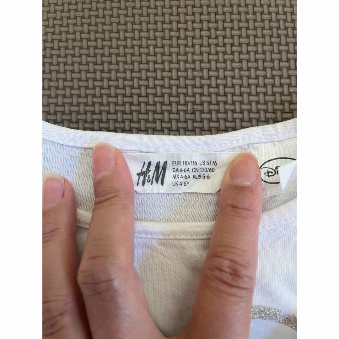 H&M(エイチアンドエム)のアナ雪の半袖ワンピース👗110サイズ❣️ キッズ/ベビー/マタニティのキッズ服女の子用(90cm~)(ワンピース)の商品写真