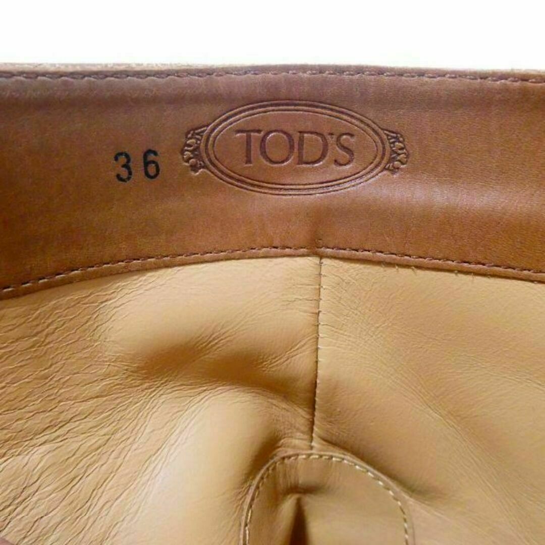 TOD'S(トッズ)の良品 トッズ レザー ベルト プレーントゥ チャンキーヒール ショートブーツ レディースの靴/シューズ(ブーツ)の商品写真