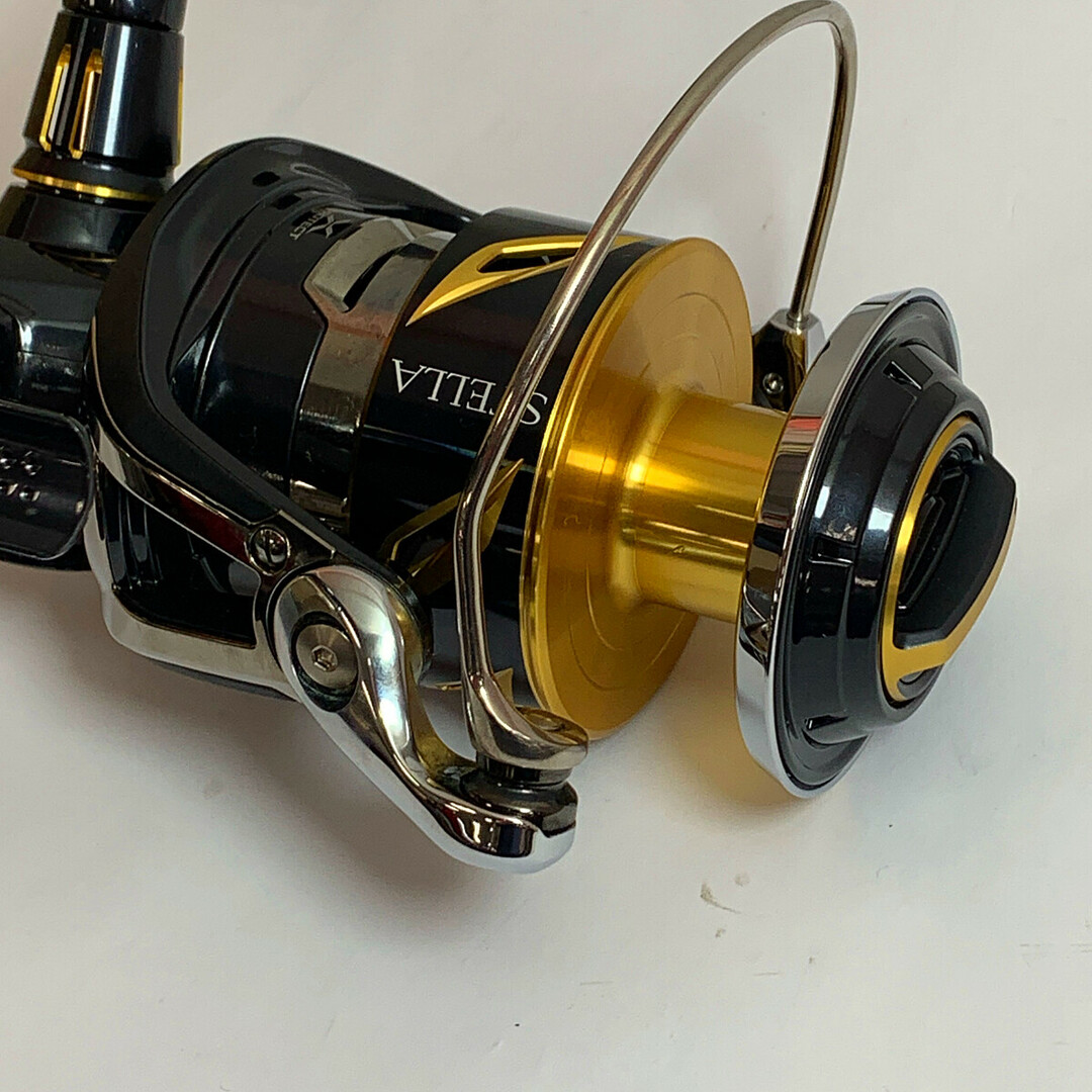 SHIMANO(シマノ)の★★SHIMANO シマノ  22ステラSW 10000HG スピニングリール　本体のみ 044679 スポーツ/アウトドアのフィッシング(リール)の商品写真