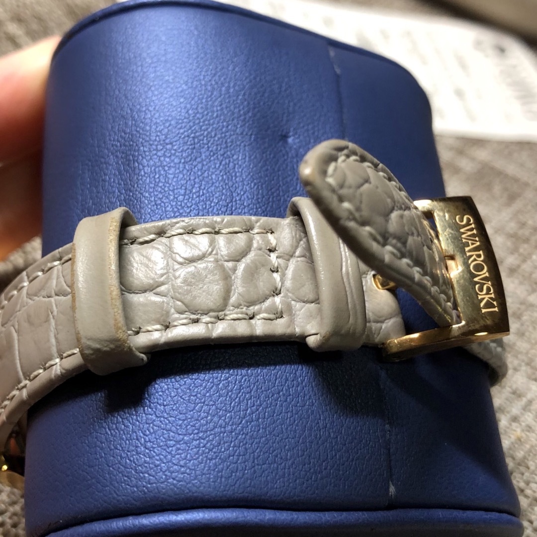 SWAROVSKI(スワロフスキー)の中古品　クォーツ　スワロフスキー腕時計　レディース腕時計　アクセサリー レディースのファッション小物(腕時計)の商品写真
