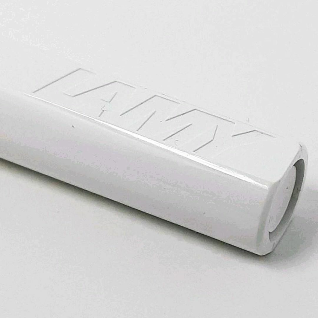 LAMY(ラミー)の新品　未使用　LAMY ラミー　サファリ　ボールペン　ホワイト インテリア/住まい/日用品の文房具(ペン/マーカー)の商品写真