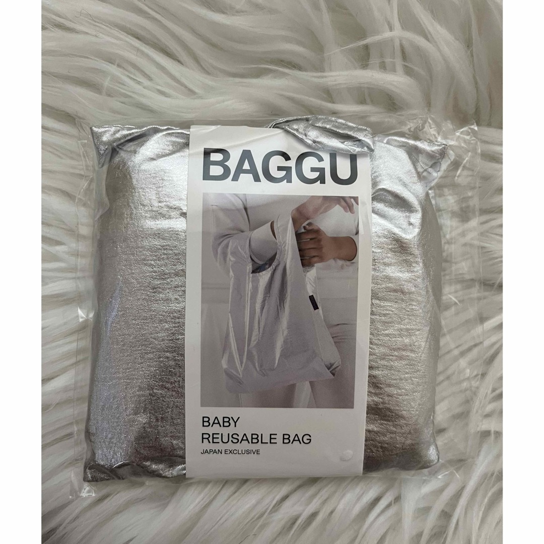 BAGGU(バグゥ)の新品 baggu バグー　メタリック　シルバー　baby  レディースのバッグ(エコバッグ)の商品写真