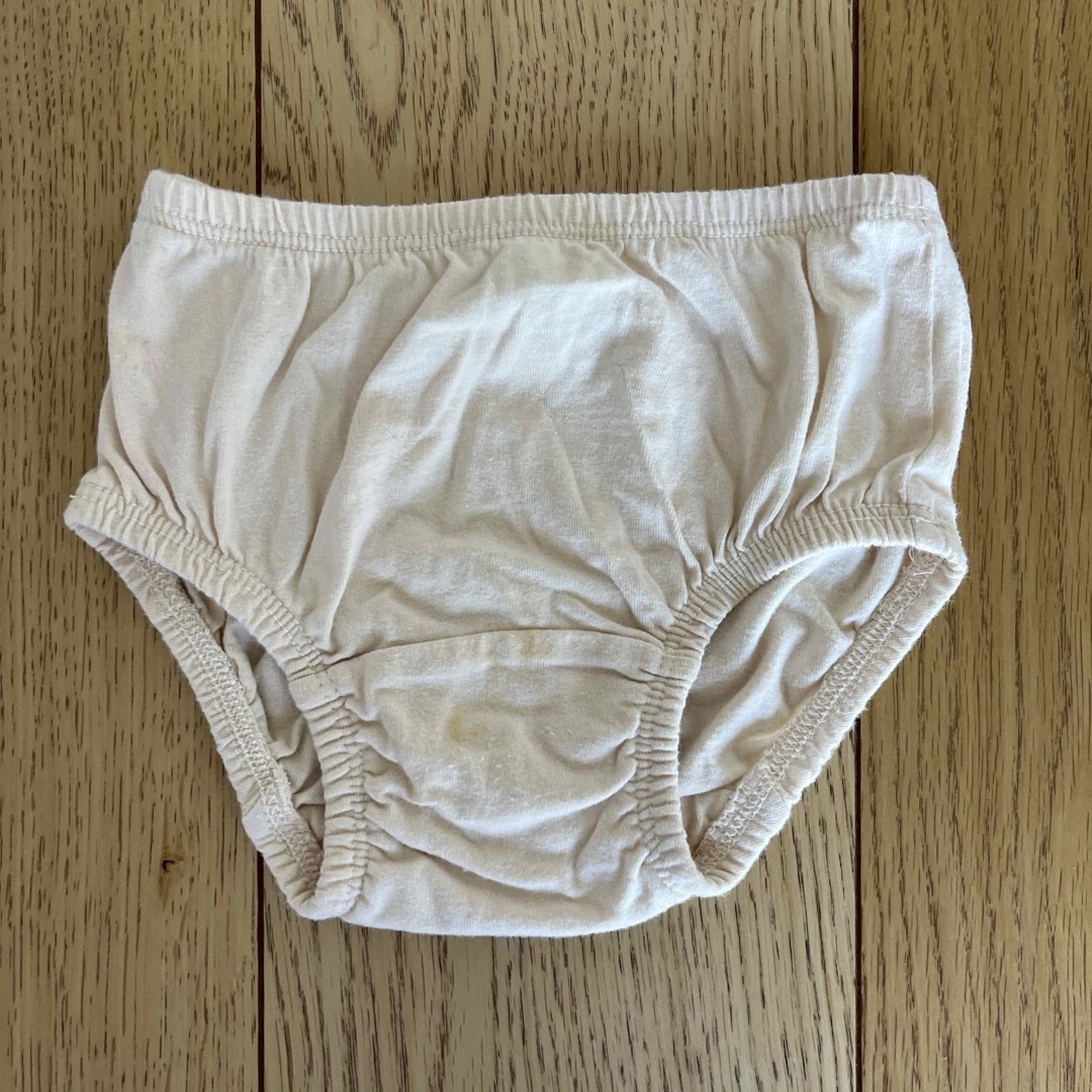 babyGAP(ベビーギャップ)の70cm baby GAP ベビーギャップ　カバーパンツ　ブルマ　ベージュ キッズ/ベビー/マタニティのベビー服(~85cm)(パンツ)の商品写真