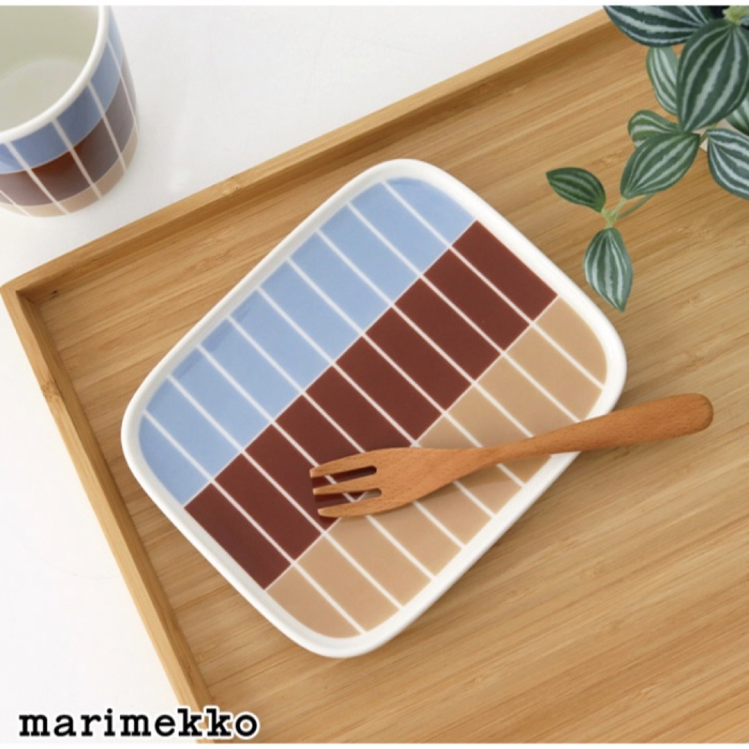 marimekko(マリメッコ)の新品未使用　マリメッコ ティイリスキヴィ marimekko スクエアプレート インテリア/住まい/日用品のキッチン/食器(食器)の商品写真