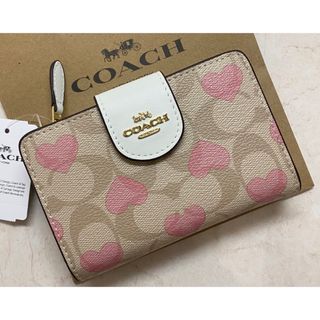 コーチ(COACH)の[新品未使用]✨COACHハートマルチ柄二つ折り財布✨ミニ財布(財布)