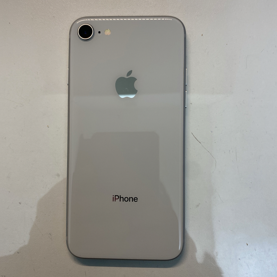 iPhone8 シルバー SIMフリー 64G iPhone8 シルバー SIMフリー 64G