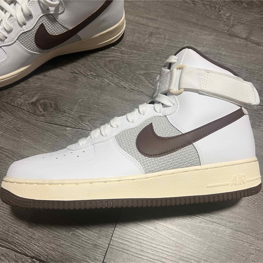 NIKE(ナイキ)のナイキ エアフォース1 07 LV8 メンズの靴/シューズ(スニーカー)の商品写真