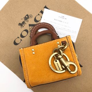 コーチ(COACH)の【COACH☆新品】新作！ミニ ローグ バッグ チャーム！キーホルダー！オレンジ(キーホルダー)