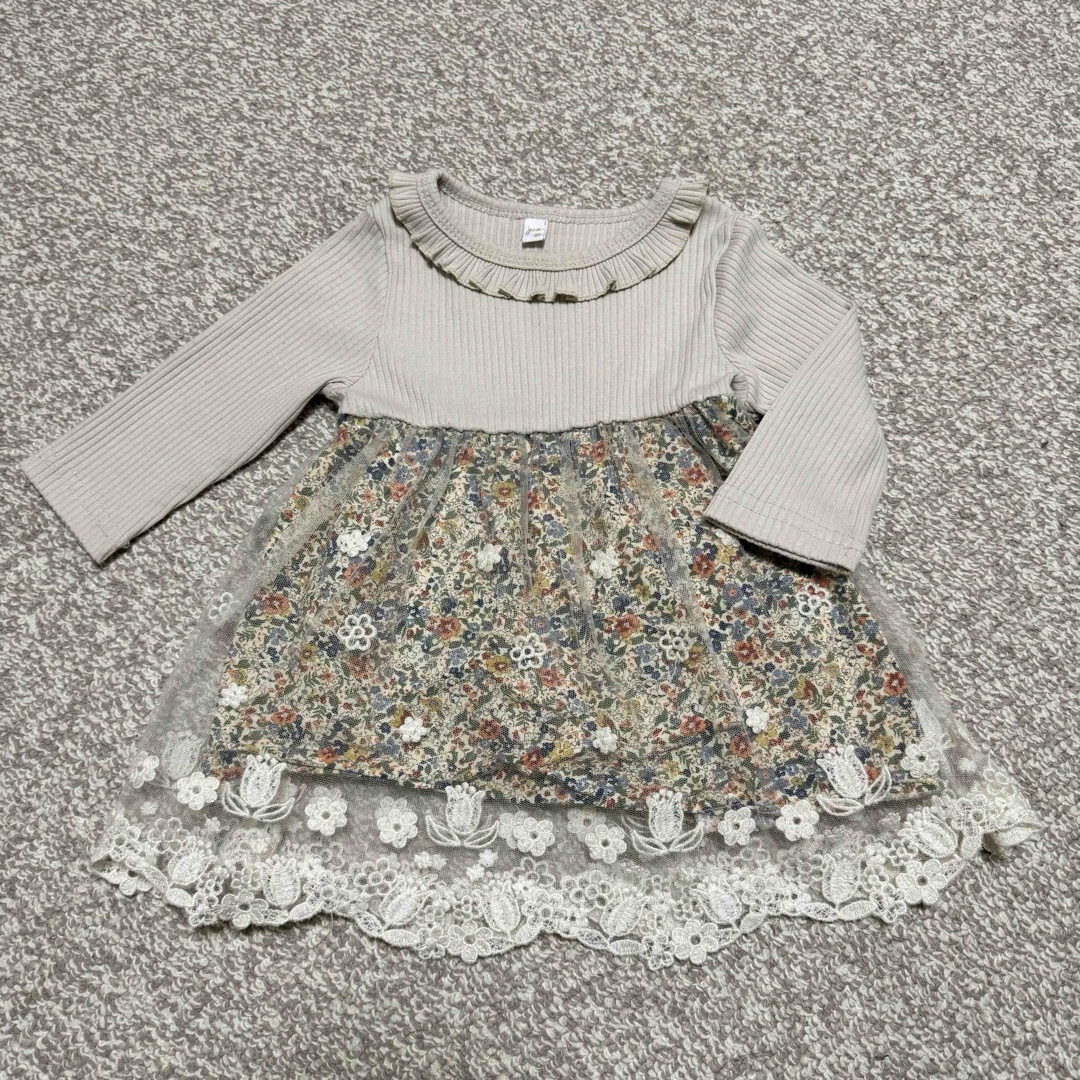 バースデイ(バースデイ)の刺繍花柄ワンピース キッズ/ベビー/マタニティのベビー服(~85cm)(ワンピース)の商品写真