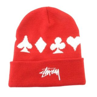 ステューシー(STUSSY)のステューシー ビーニー ニット帽 帽子 トランプ柄 ロゴ アクリル O/S 赤(その他)