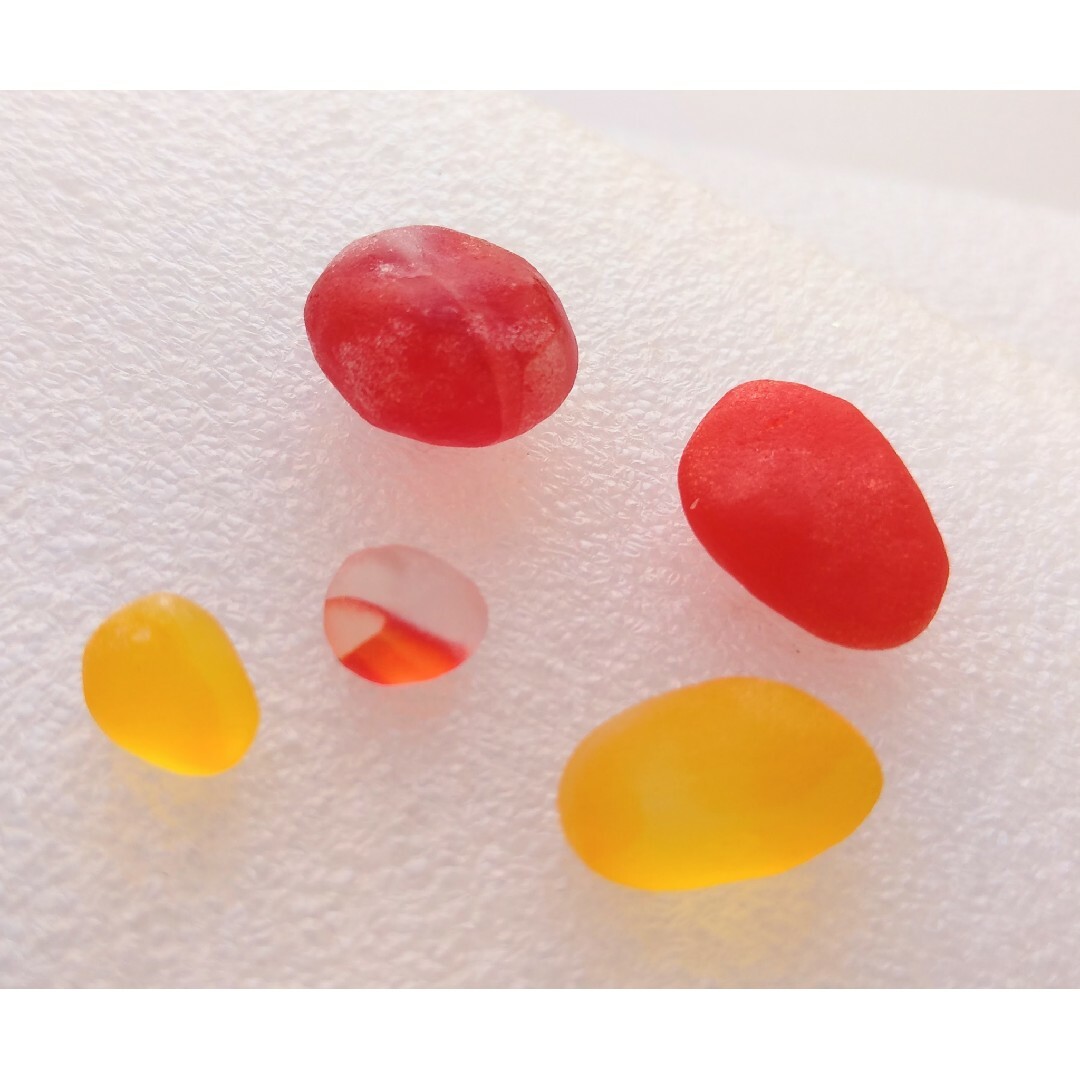 シーグラス　レアカラー ハンドメイドの素材/材料(各種パーツ)の商品写真