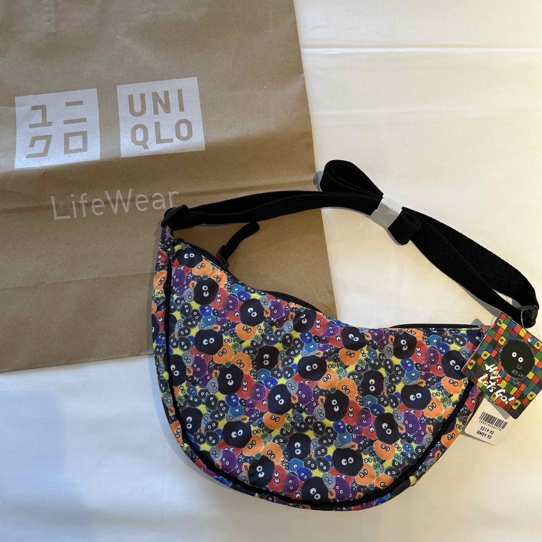 UNIQLO(ユニクロ)の【東南アジア限定】日本未発売　ユニクロ　ジブリ　まっくろくろすけ バッグ　トトロ レディースのバッグ(ショルダーバッグ)の商品写真