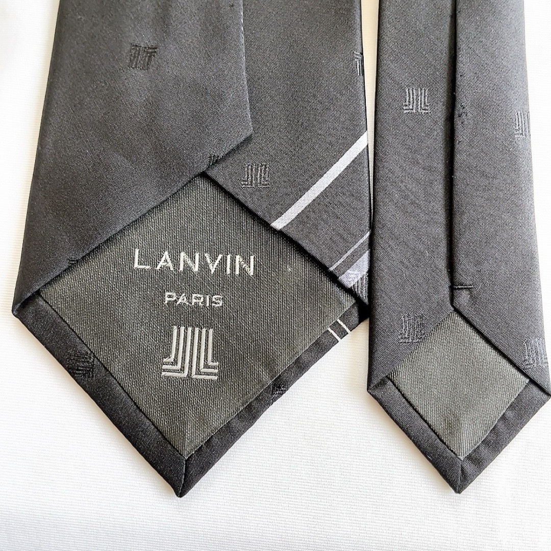 LANVIN(ランバン)の美品★LANVIN★ブラック★小紋柄★総柄★総シルク★フランス製★ネクタイ★8 メンズのファッション小物(ネクタイ)の商品写真