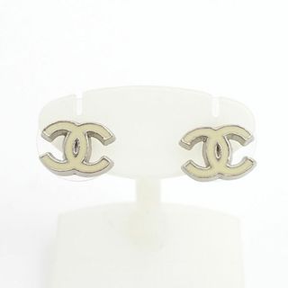 シャネル(CHANEL)のCHANEL / シャネル ◆ココマーク ピアス ホワイト シルバーカラー スモール 04P 【イヤリング/ピアス/アクセサリー】 ブランド【中古】 [0220485214](ネックレス)