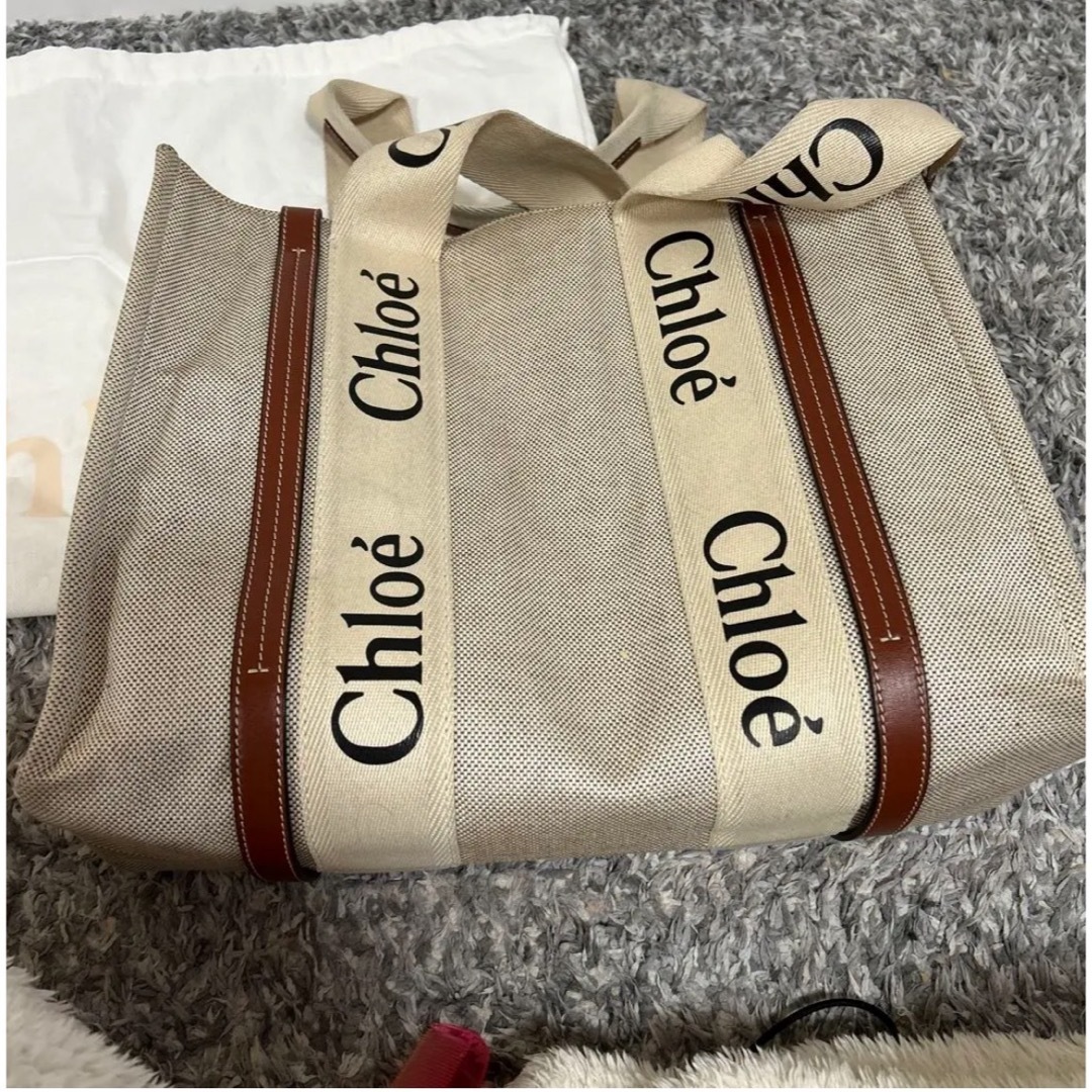 Chloe(クロエ)のChloe WOODY ミディアムトートバッグ White Brown クロエ レディースのバッグ(トートバッグ)の商品写真