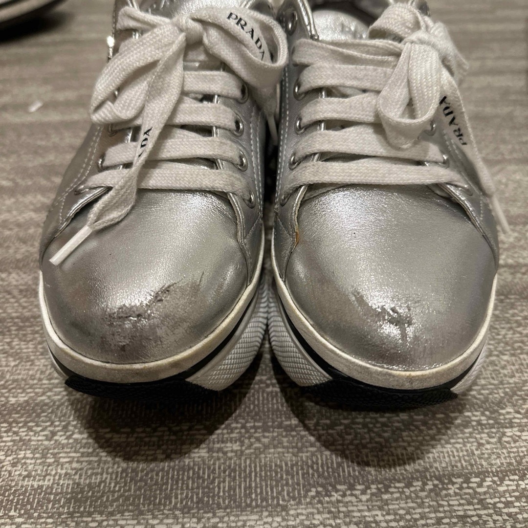 PRADA - シルバースニーカーの通販 by furami23's shop|プラダ PRADA - シルバースニーカーの通販 by furami23's shop|プラダ