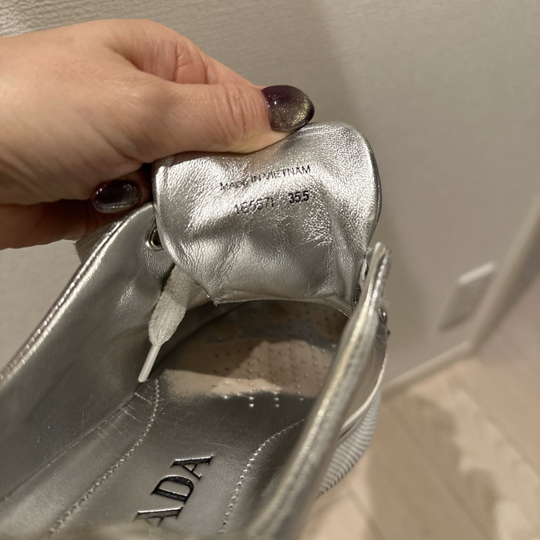 PRADA - シルバースニーカーの通販 by furami23's shop|プラダ PRADA - シルバースニーカーの通販 by furami23's shop|プラダ