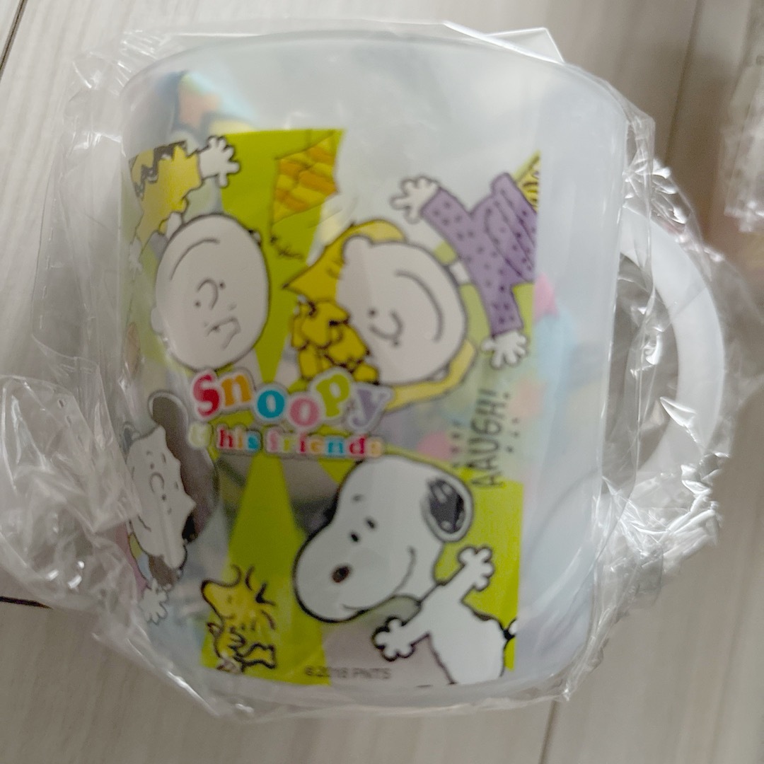 SNOOPY(スヌーピー)の新品未開封　プラスチックコップ　コップ袋 エンタメ/ホビーのおもちゃ/ぬいぐるみ(キャラクターグッズ)の商品写真