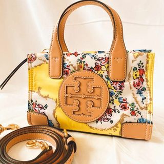 トリーバーチ(Tory Burch)の【新品】トリーバーチ　フラワープリント　ショルダーバッグ　レディース　ナイロン(ショルダーバッグ)