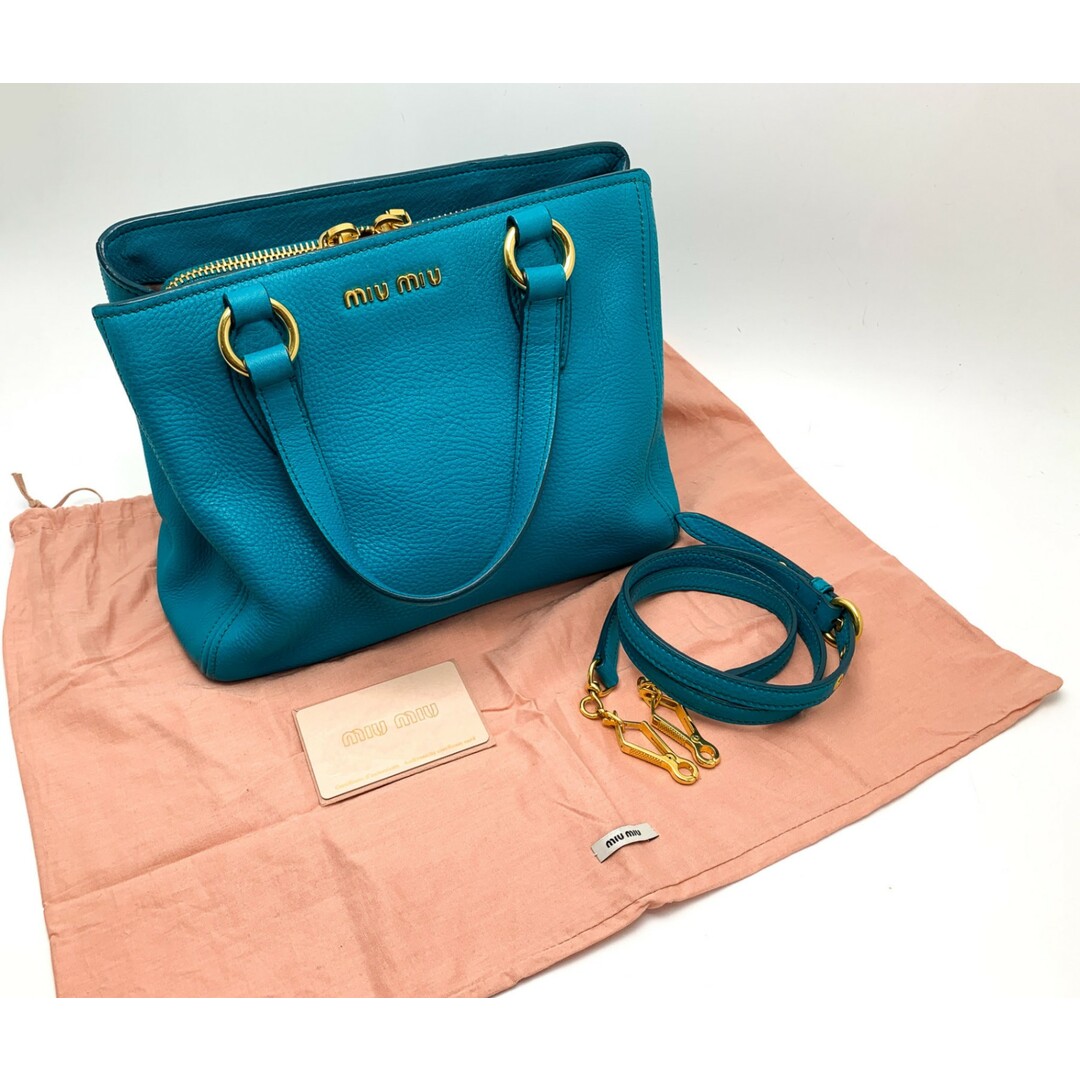 miumiu(ミュウミュウ)のMIUMIU ミュウミュウ VITELLO CARIBU ヴィッテロカリブ RN0757 ターコイズブルー 青系 2wayトートバッグ ショルダーバッグ バック 鞄 カバン レディースのバッグ(トートバッグ)の商品写真