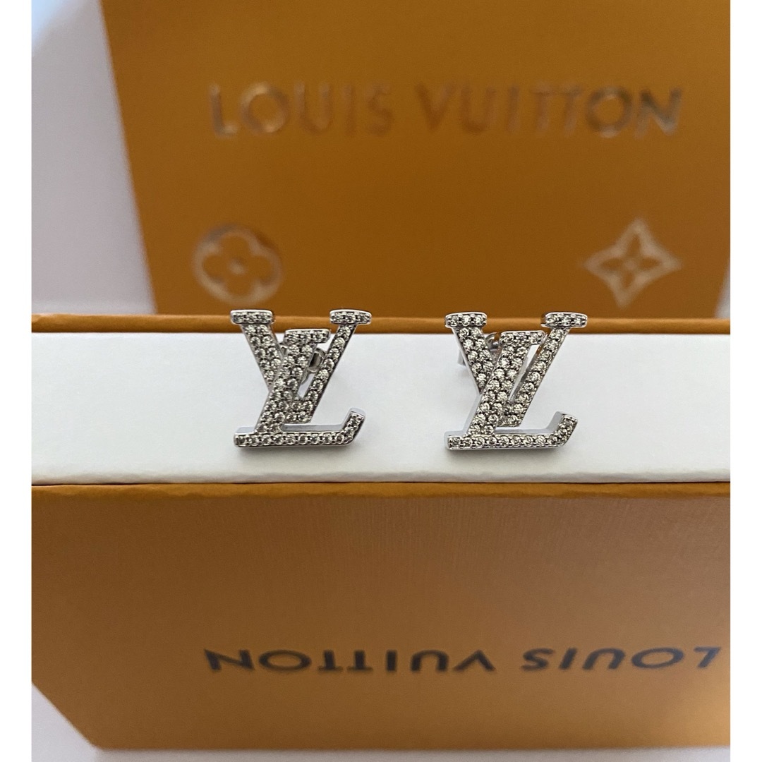 LOUIS VUITTON(ルイヴィトン)のLOUIS VUITTON ルイヴィトンピアスシルバー メンズのアクセサリー(ピアス(両耳用))の商品写真