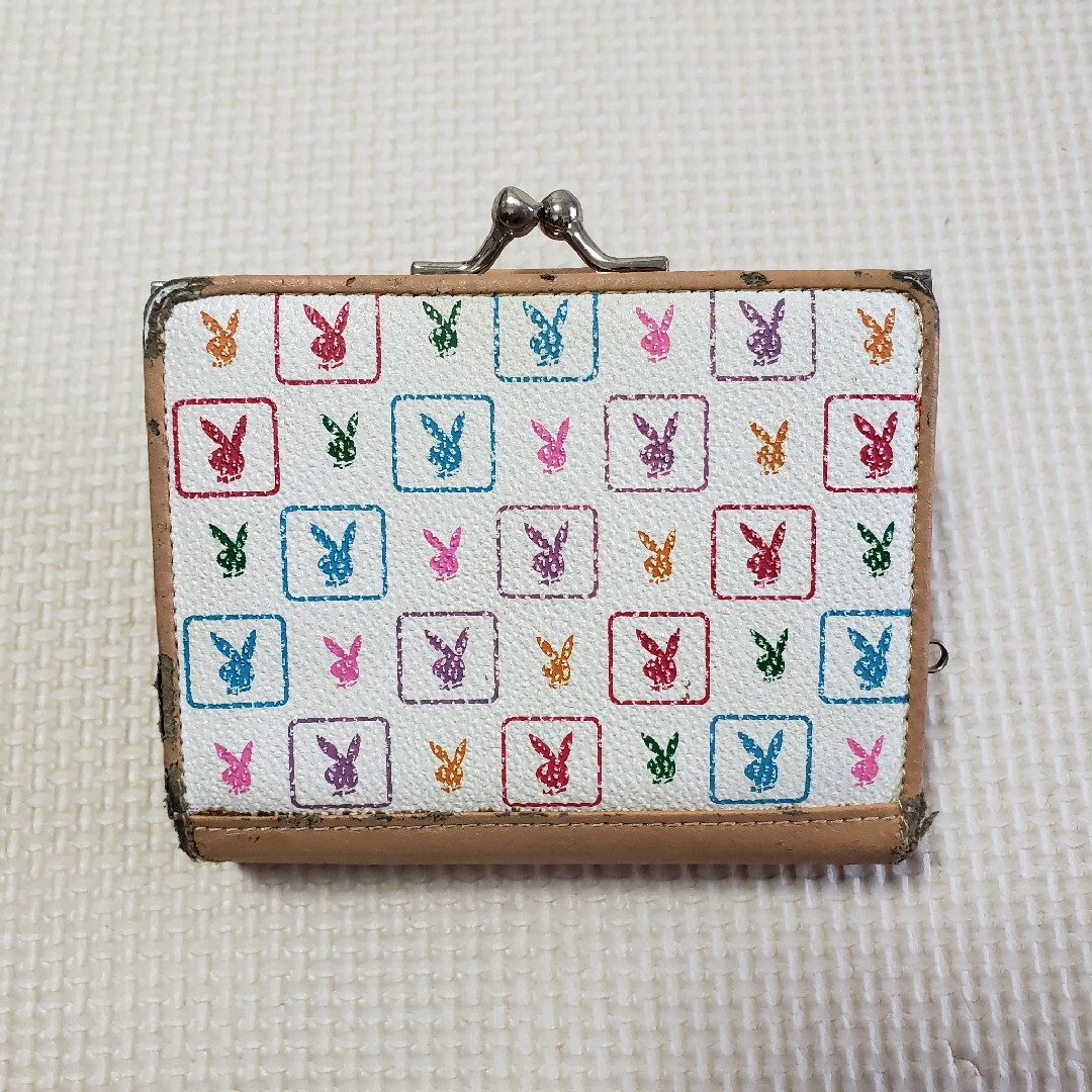 PLAYBOY(プレイボーイ)のPLAYBOY 折り財布 レディースのファッション小物(財布)の商品写真