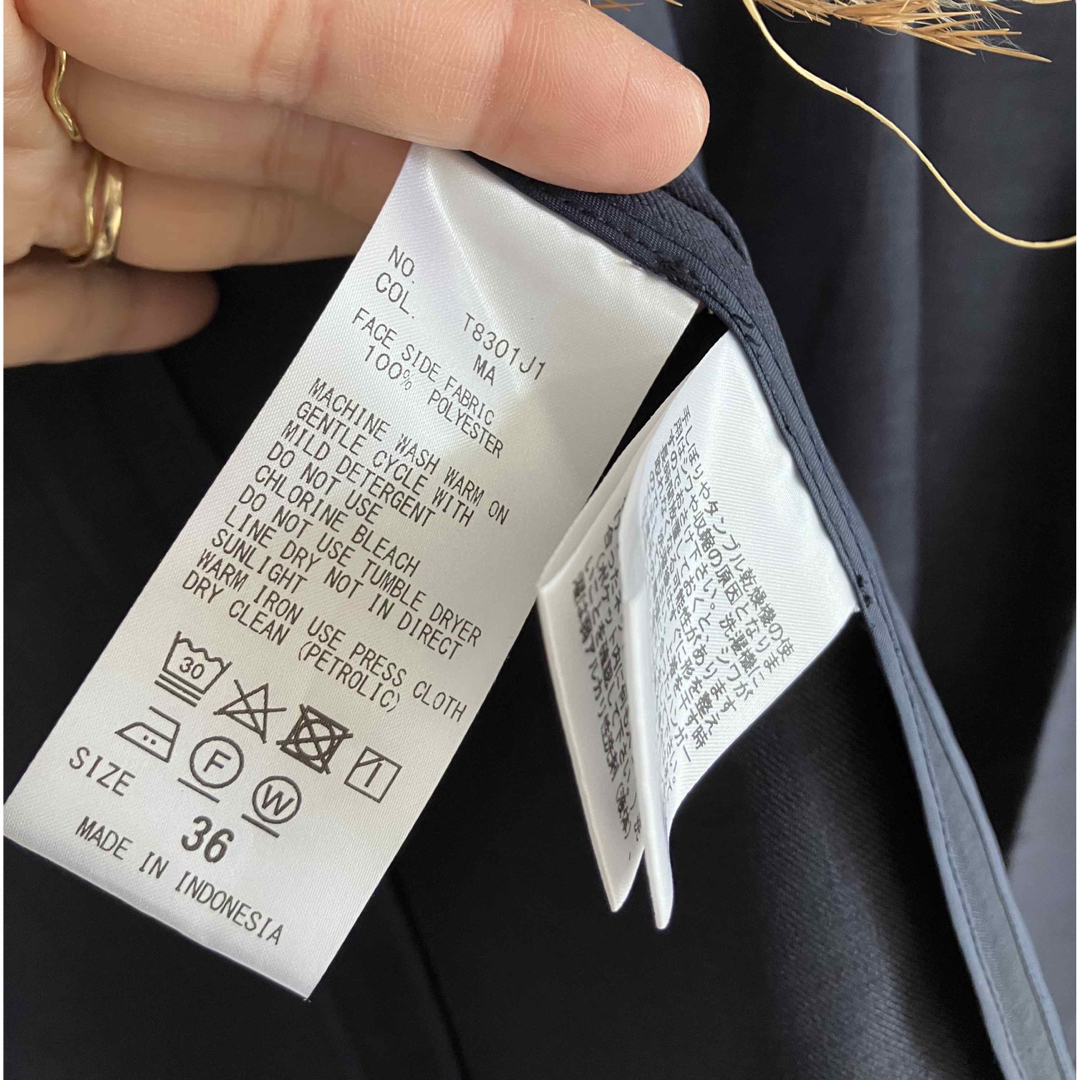 THE SUIT COMPANY(スーツカンパニー)のザスーツカンパニー　春夏用　she ノーカラーセットアップ　サイズ36グレー レディースのフォーマル/ドレス(スーツ)の商品写真