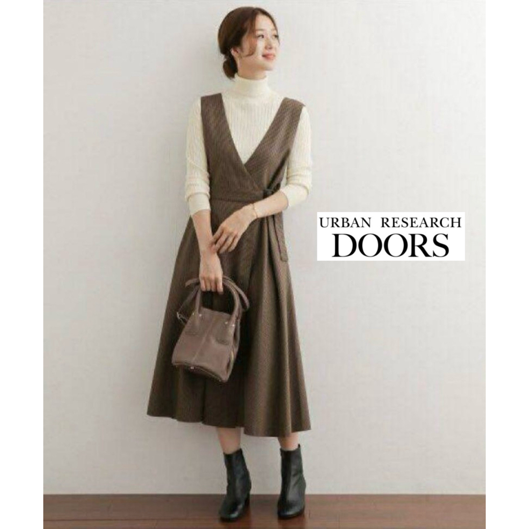 URBAN RESEARCH DOORS(アーバンリサーチドアーズ)のURBAN RESEARCH DOORS  ウエストベルト付ジャンパースカート レディースのワンピース(ロングワンピース/マキシワンピース)の商品写真