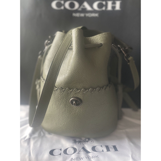 コーチ(COACH)のcoach ローラー　バケットバッグ　カーキ(ショルダーバッグ)