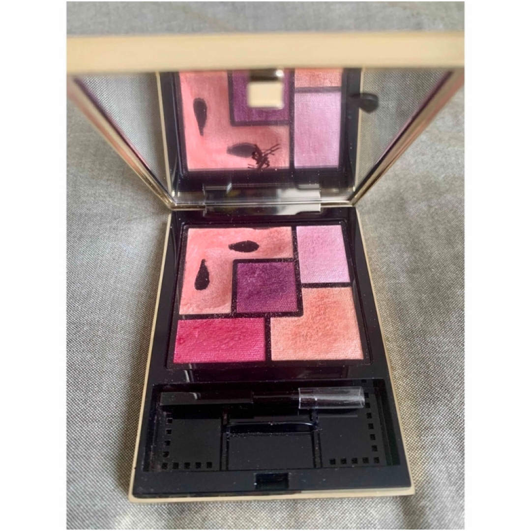 Yves Saint Laurent(イヴサンローラン)のイヴ・サンローラン　クチュール クルール パレット　パレット9 コスメ/美容のベースメイク/化粧品(アイシャドウ)の商品写真