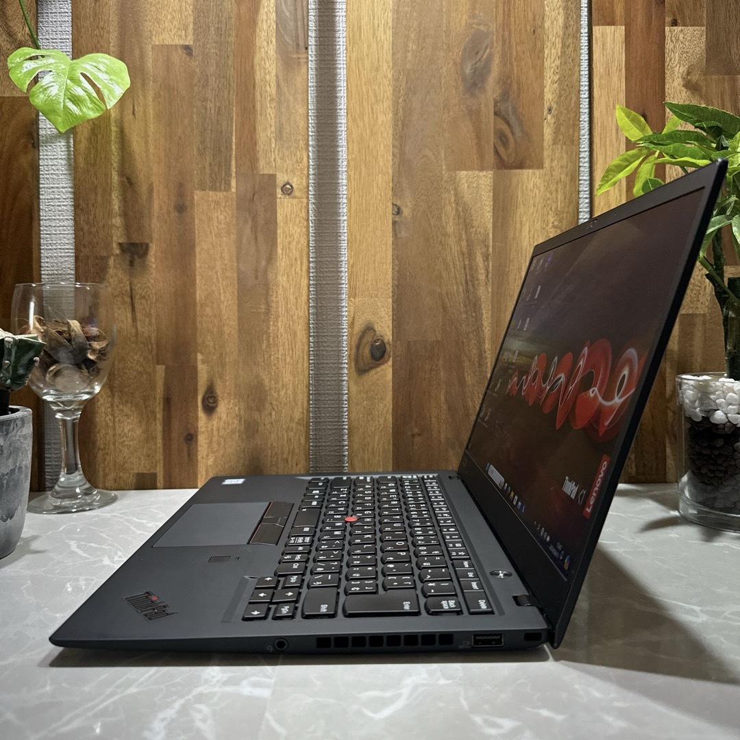 Lenovo(レノボ)の【美品】Thinkpad X1 Carbon☘️i7第8世代☘️メモ16GB/ スマホ/家電/カメラのPC/タブレット(ノートPC)の商品写真