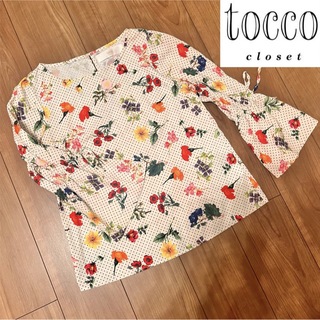 トッコクローゼット(TOCCO closet)のトッコクローゼット 花柄 ブラウス フラワー ドット フレア袖(シャツ/ブラウス(長袖/七分))