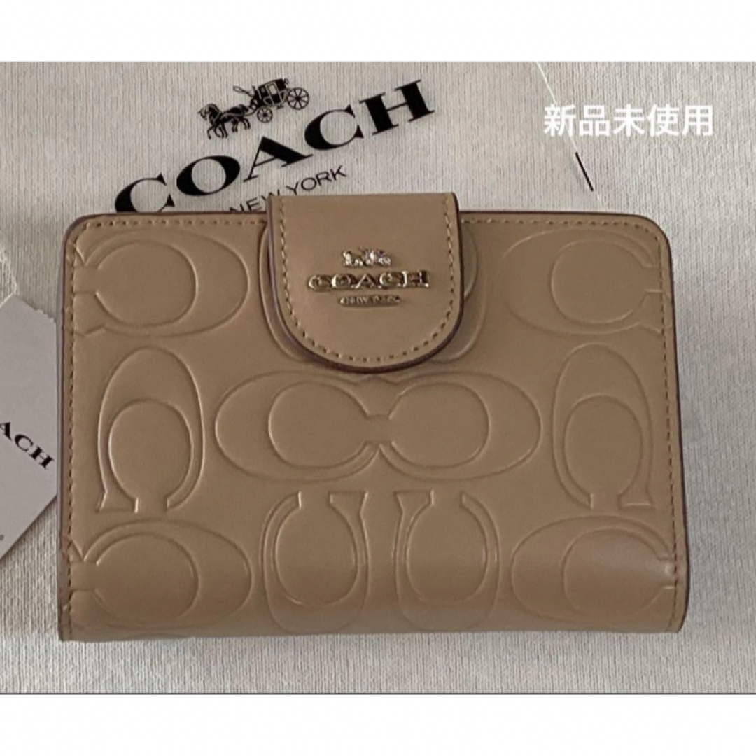 COACH(コーチ)の新品　COACH コーチ　二つ折り財布　シグネチャー　ベージュ　CM241 レディースのファッション小物(財布)の商品写真