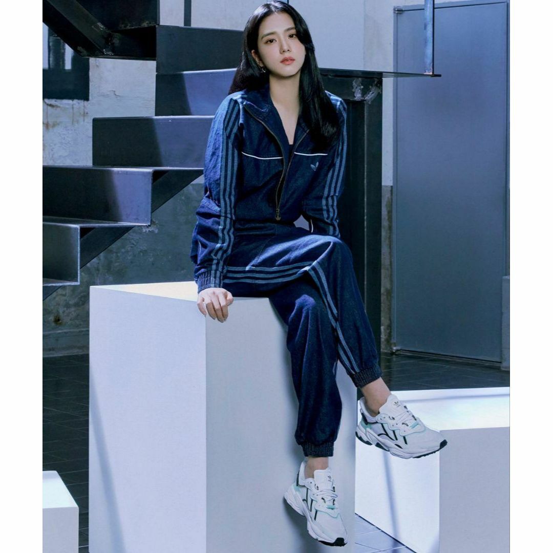 Originals（adidas）(オリジナルス)のadidas デニムパンツ インディゴブルー ジャージ トラックパンツ 女性XS スポーツ/アウトドアのスポーツ/アウトドア その他(スケートボード)の商品写真