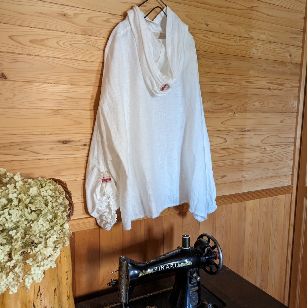 5 白萌え袖パーカープルオーバー（赤みみ） レディースのトップス(パーカー)の商品写真
