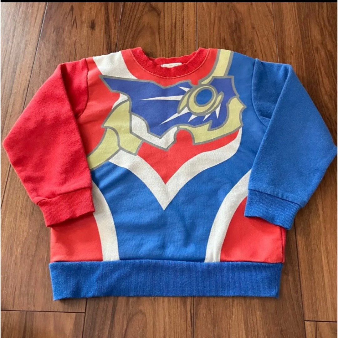 ウルトラマンデッカー トレーナー 120 キッズ/ベビー/マタニティのキッズ服男の子用(90cm~)(Tシャツ/カットソー)の商品写真