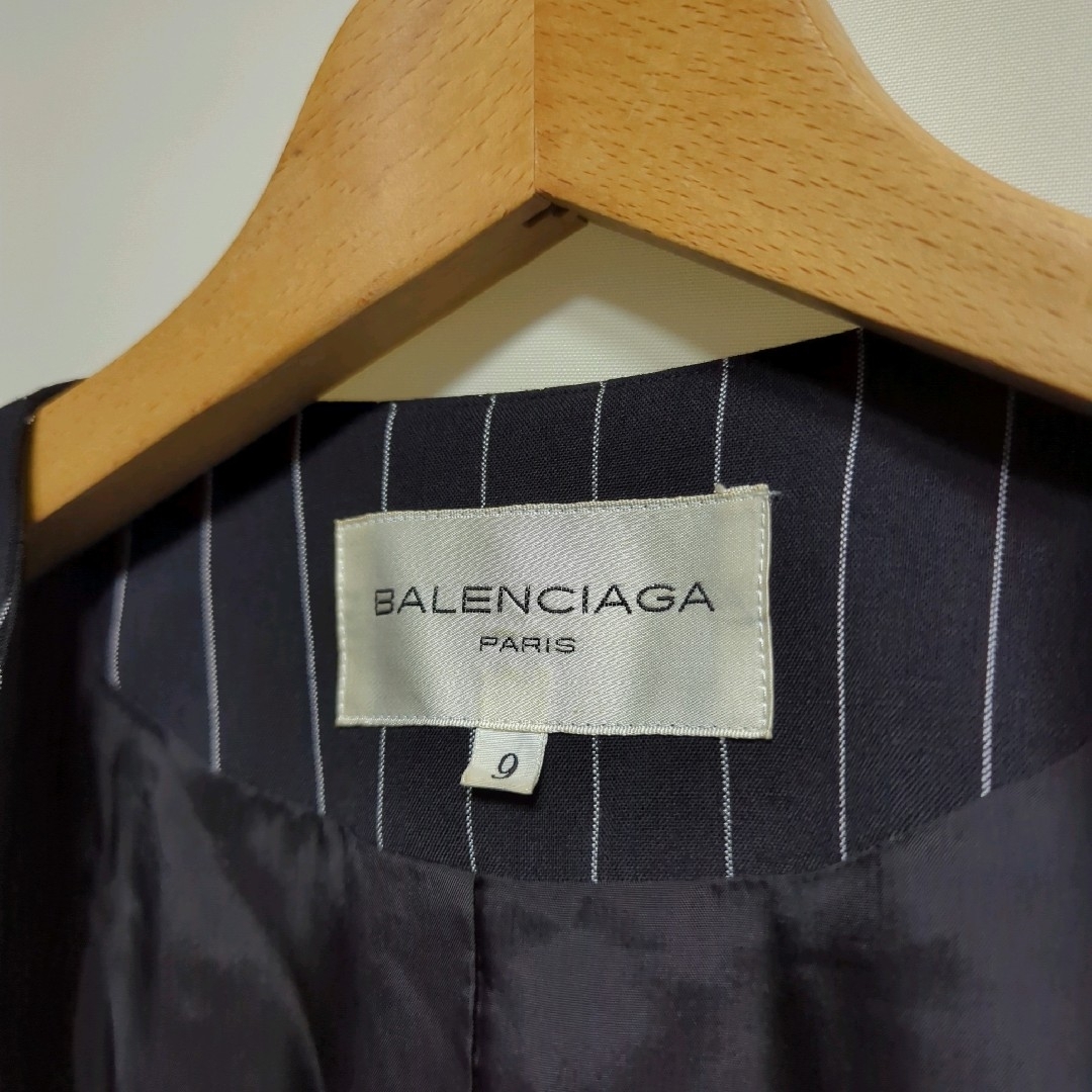 Balenciaga(バレンシアガ)の★BALENCIAGA 金ボタン ストライプ ノーカラー ジャケット レディースのジャケット/アウター(ノーカラージャケット)の商品写真